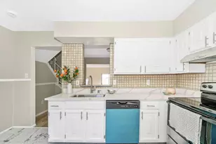 18 Villa Capri Cir, Baltimore, MD 21221 - Photo 15