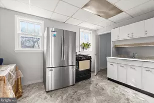 2813 Oak Grove, Lansdowne, MD 21227 - Photo 9