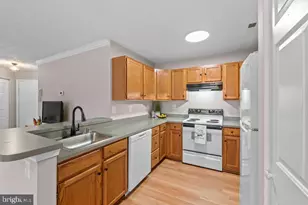 90 Whips Ln, Baltimore, MD 21236 - Photo 15