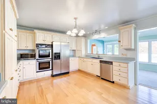 602 Hampton Ln, Baltimore, MD 21286 - Photo 3