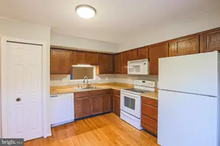 8 Greenshire Ln, Owings Mills, MD 21117 - Photo 9