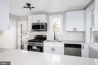 4 N Belle Grove Road, Baltimore, MD 21228 - Photo 11