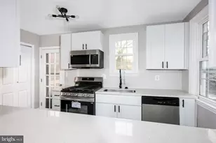 4 N Belle Grove Rd, Baltimore, MD 21228 - Photo 11