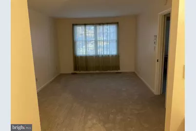 6801 Upper Mills Circle, Baltimore, MD 21228 - Photo 19