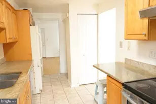 927 Grovehill Rd, Halethorpe, MD 21227 - Photo 9