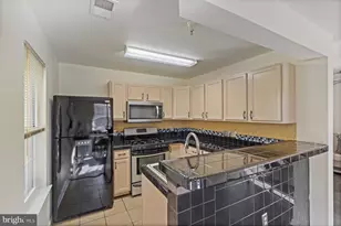 8901 Stone Creek Pl, Pikesville, MD 21208 - Photo 11