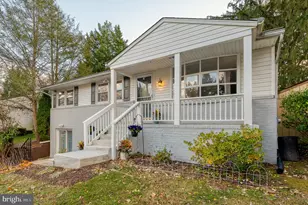 1013 Trickling Brook Rd, Cockeysville, MD 21030 - Photo 3