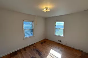 323 3rd Ave, Baltimore, MD 21227 - Photo 15