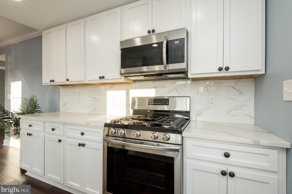 501 Dorsey Ave, Baltimore MD  21221-6713 exterior