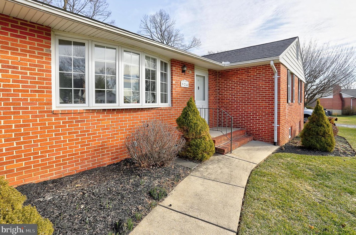 924 Breezewick Cir, Baltimore MD  21286-3301 exterior