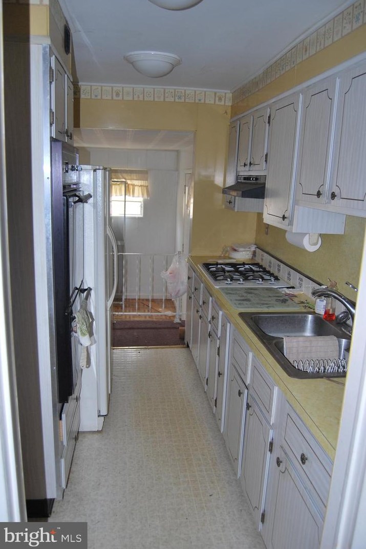 7923 Rolling View Ave, Baltimore MD  21236-3638 exterior
