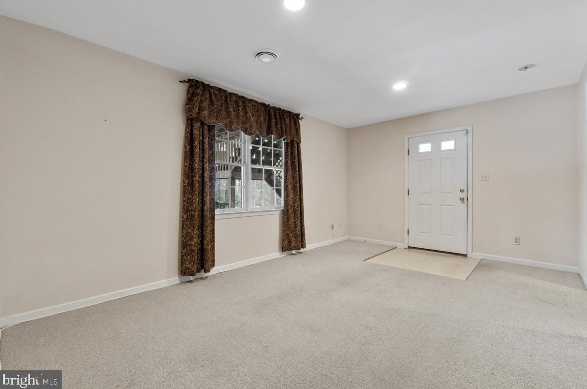 1016 Valewood Rd, Baltimore MD 21286-1653 exterior