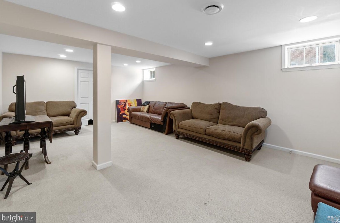 1016 Valewood Rd, Baltimore MD 21286-1653 exterior