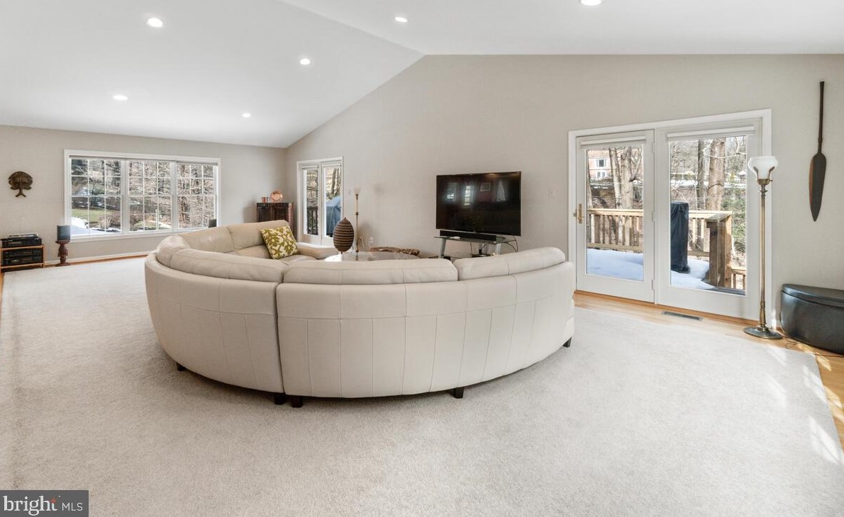 1016 Valewood Rd, Baltimore MD 21286-1653 exterior