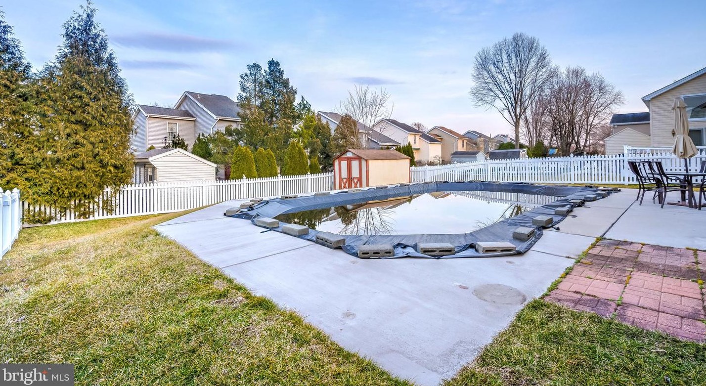 4408 Fieldgreen Rd, Baltimore MD 21236-1815 exterior