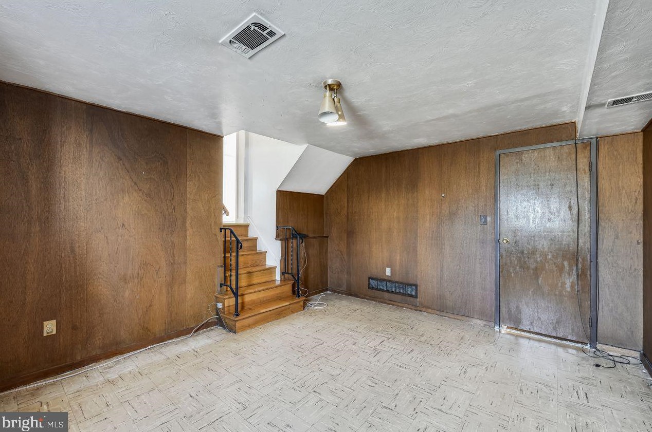 1026 Lakemont Rd, Baltimore MD 21228-1249 exterior