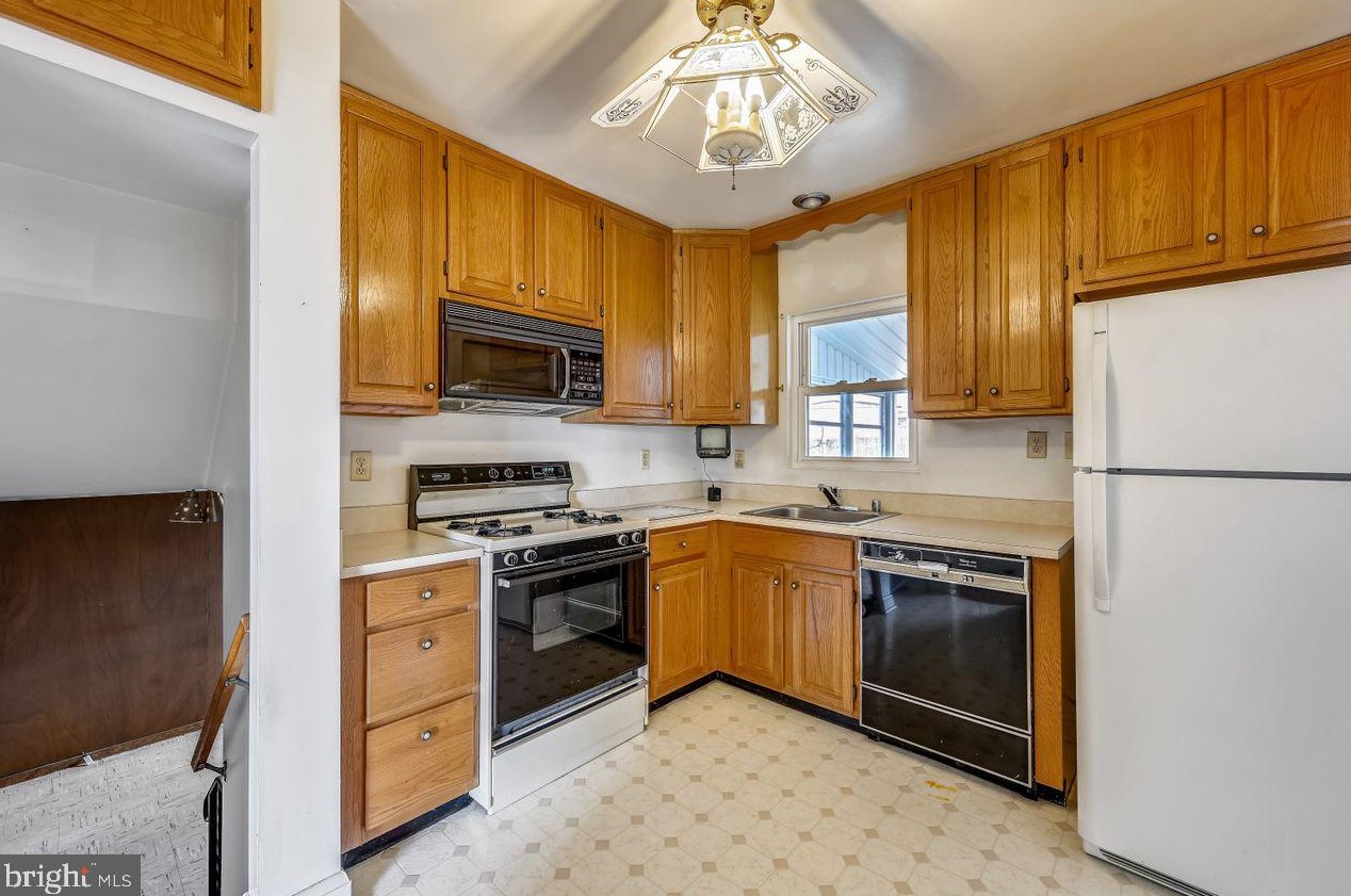 1026 Lakemont Rd, Baltimore MD 21228-1249 exterior