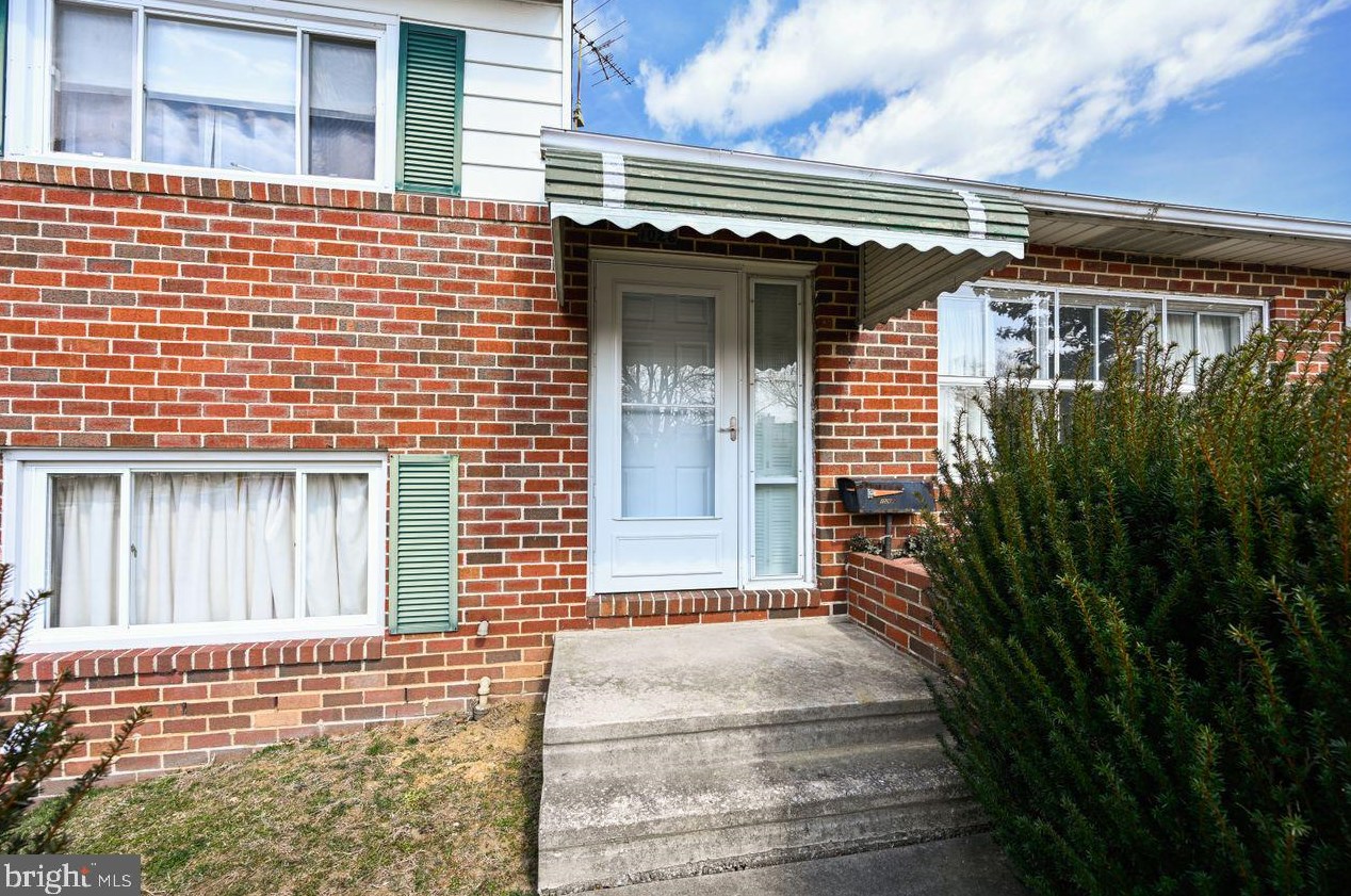 1026 Lakemont Rd, Baltimore MD 21228-1249 exterior