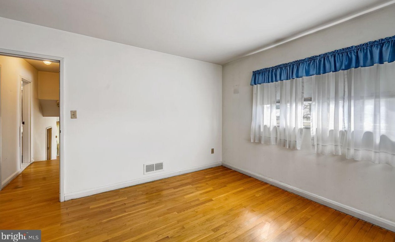 1026 Lakemont Rd, Baltimore MD 21228-1249 exterior