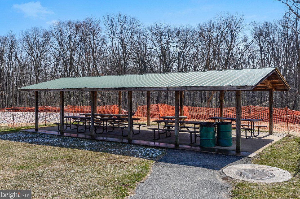 1026 Lakemont Rd, Baltimore MD 21228-1249 exterior