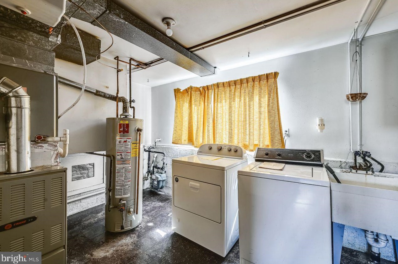 1026 Lakemont Rd, Baltimore MD 21228-1249 exterior