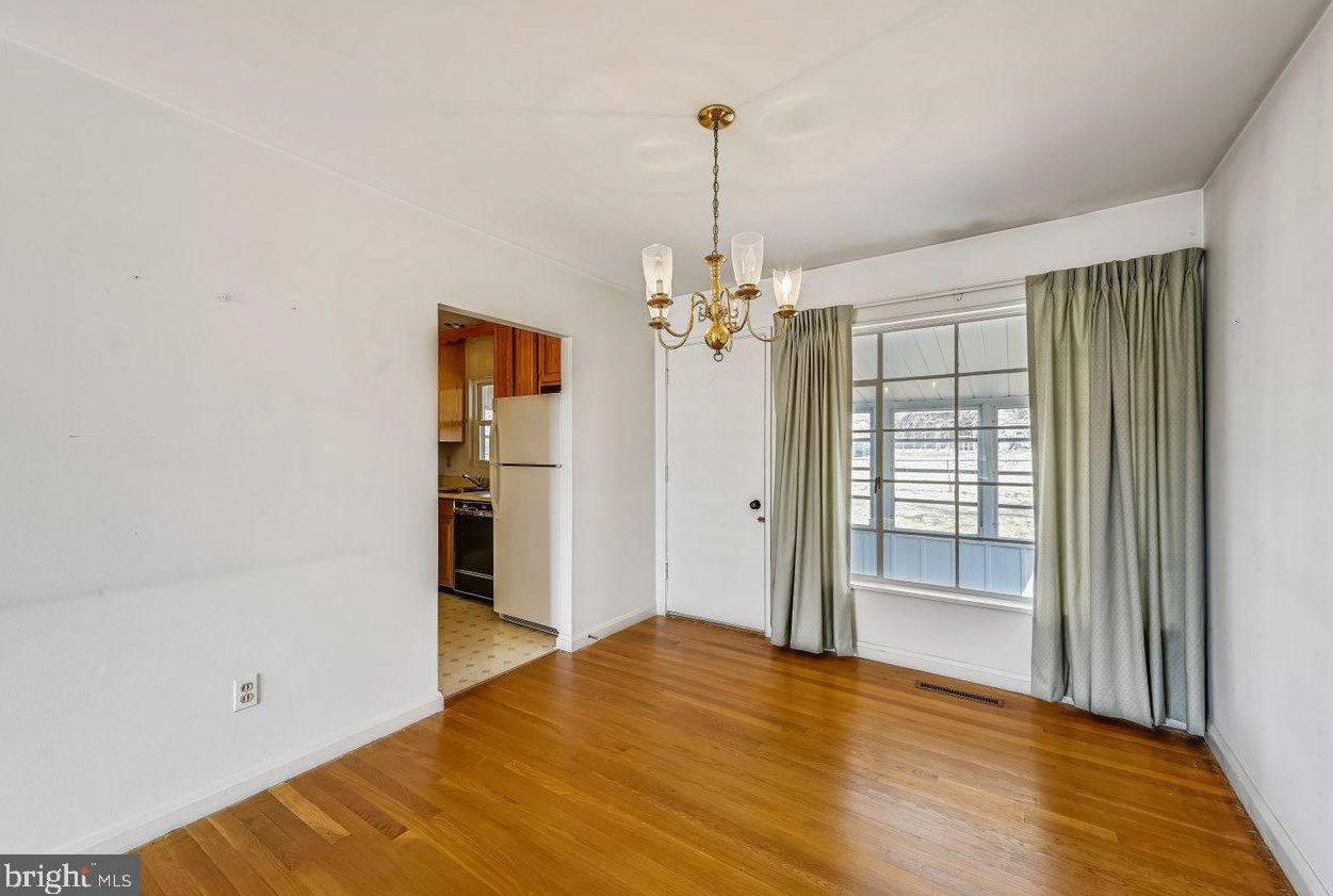 1026 Lakemont Rd, Baltimore MD 21228-1249 exterior