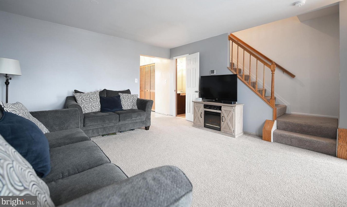 14 Taos Cir, Baltimore MD  21220-3600 exterior