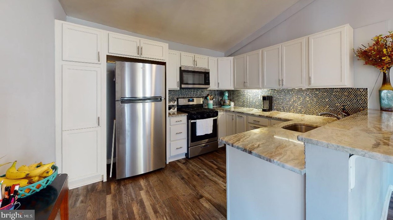 11 Prospect Ave, Baltimore MD  21228-3532 exterior