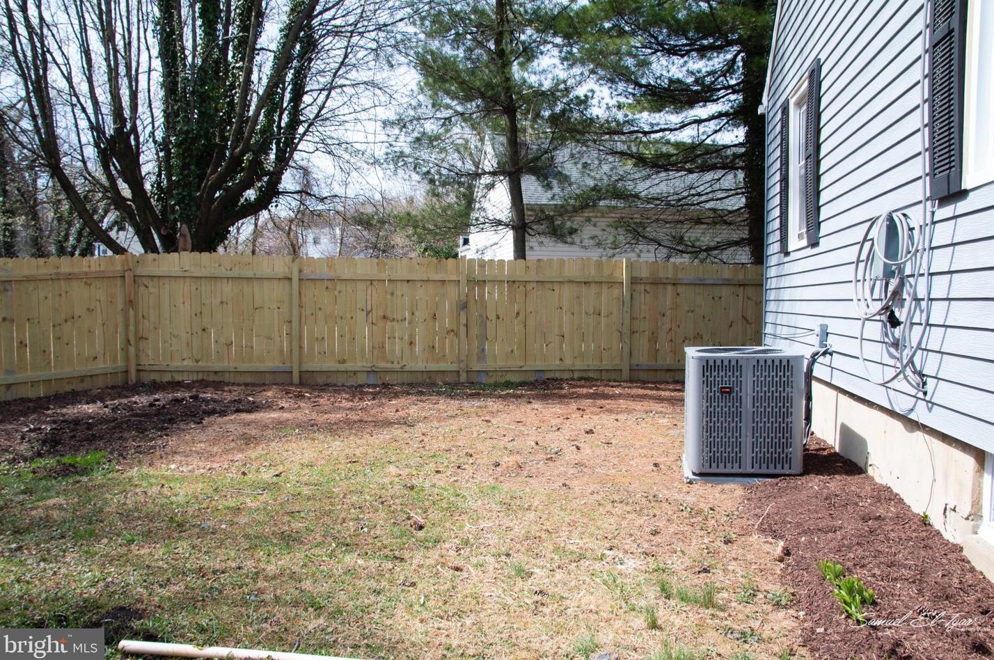 819 Edmondson Ave, Baltimore MD  21201-1404 exterior