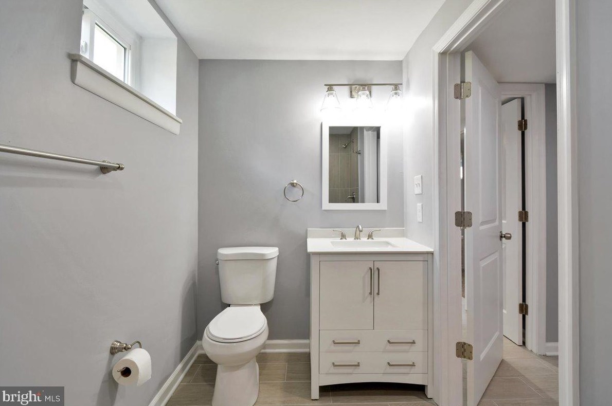 1324 Maple Ave, Baltimore MD  21221-6027 exterior