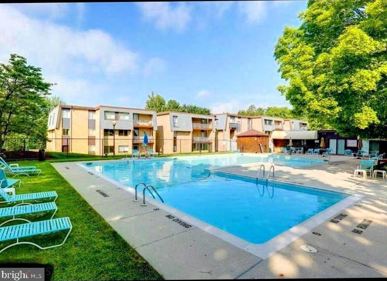 2 Stonehenge Cir, Baltimore MD  21208-3203 exterior