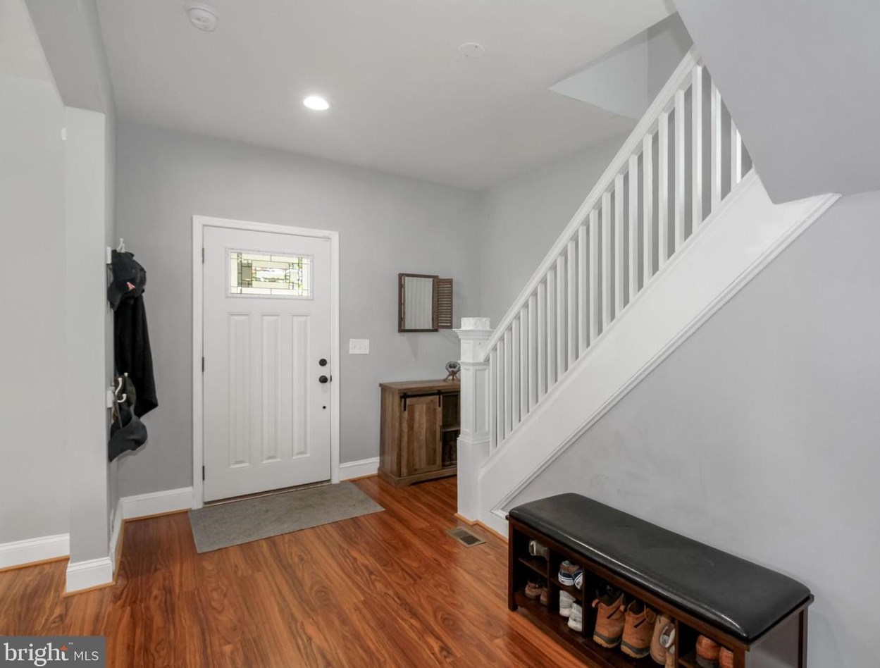 2807 Hammonds Ferry Rd, Baltimore MD  21227-3140 exterior