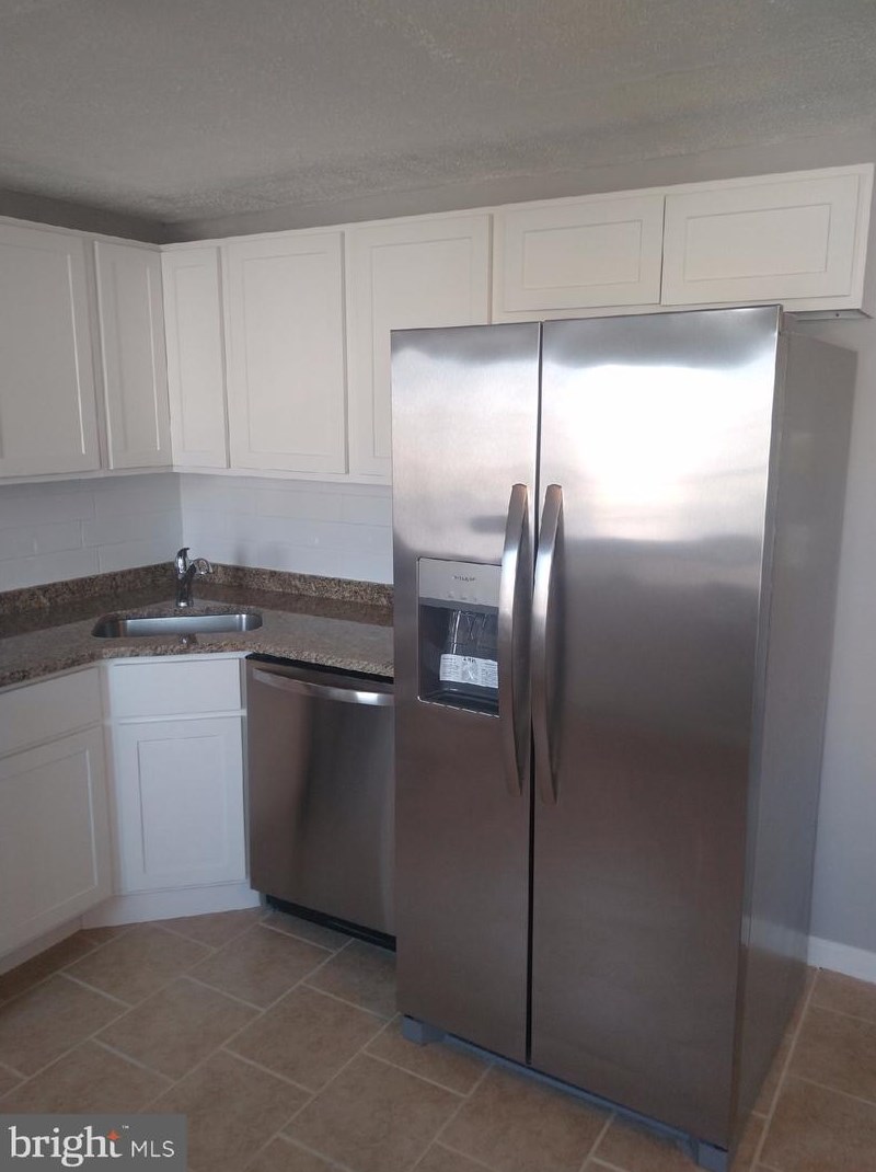 3158 Ryerson Cir, Baltimore MD  21227-4738 exterior