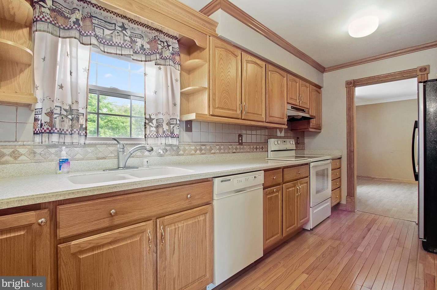 8 Holly Springs Ct, Baltimore MD  21236-3917 exterior