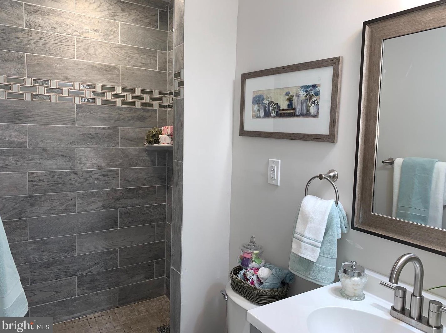 203 Sollers Point Rd, Baltimore MD  21222-6138 exterior