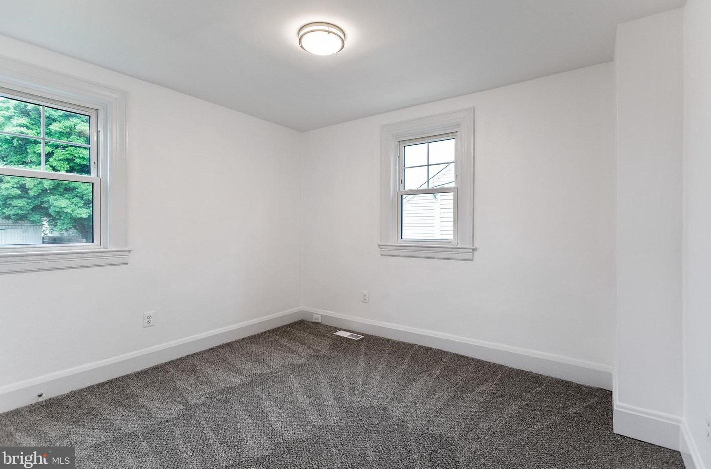 8 Bayside Dr, Baltimore MD  21222-4912 exterior