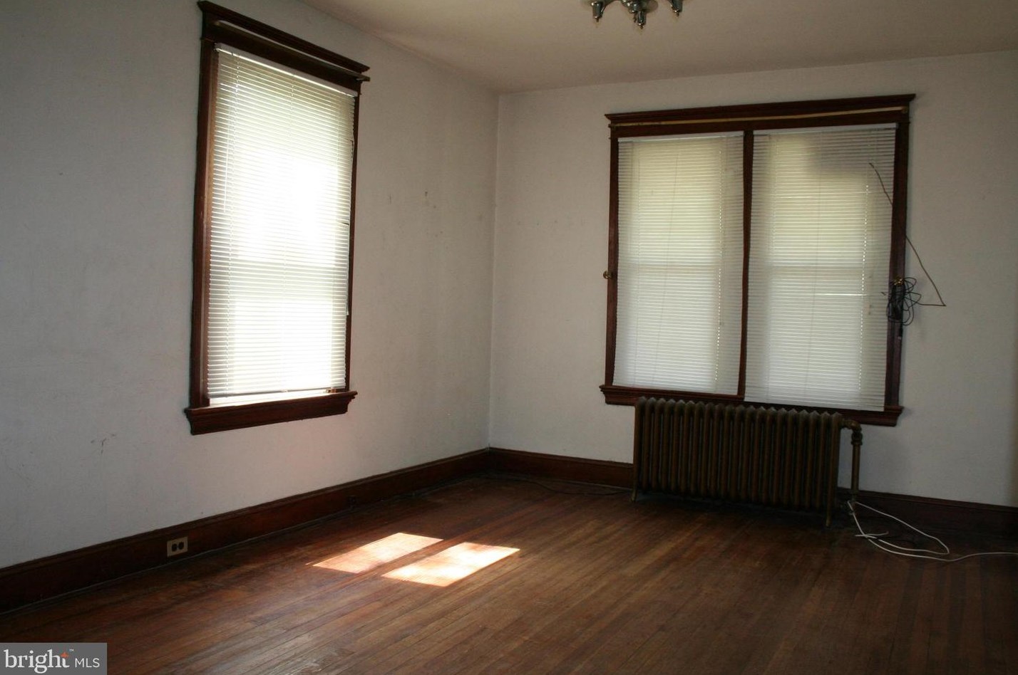 505 Academy Rd, Baltimore MD  21228-1802 exterior