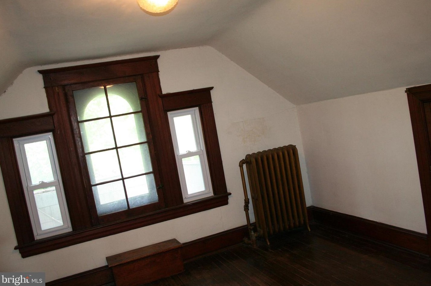 505 Academy Rd, Baltimore MD  21228-1802 exterior