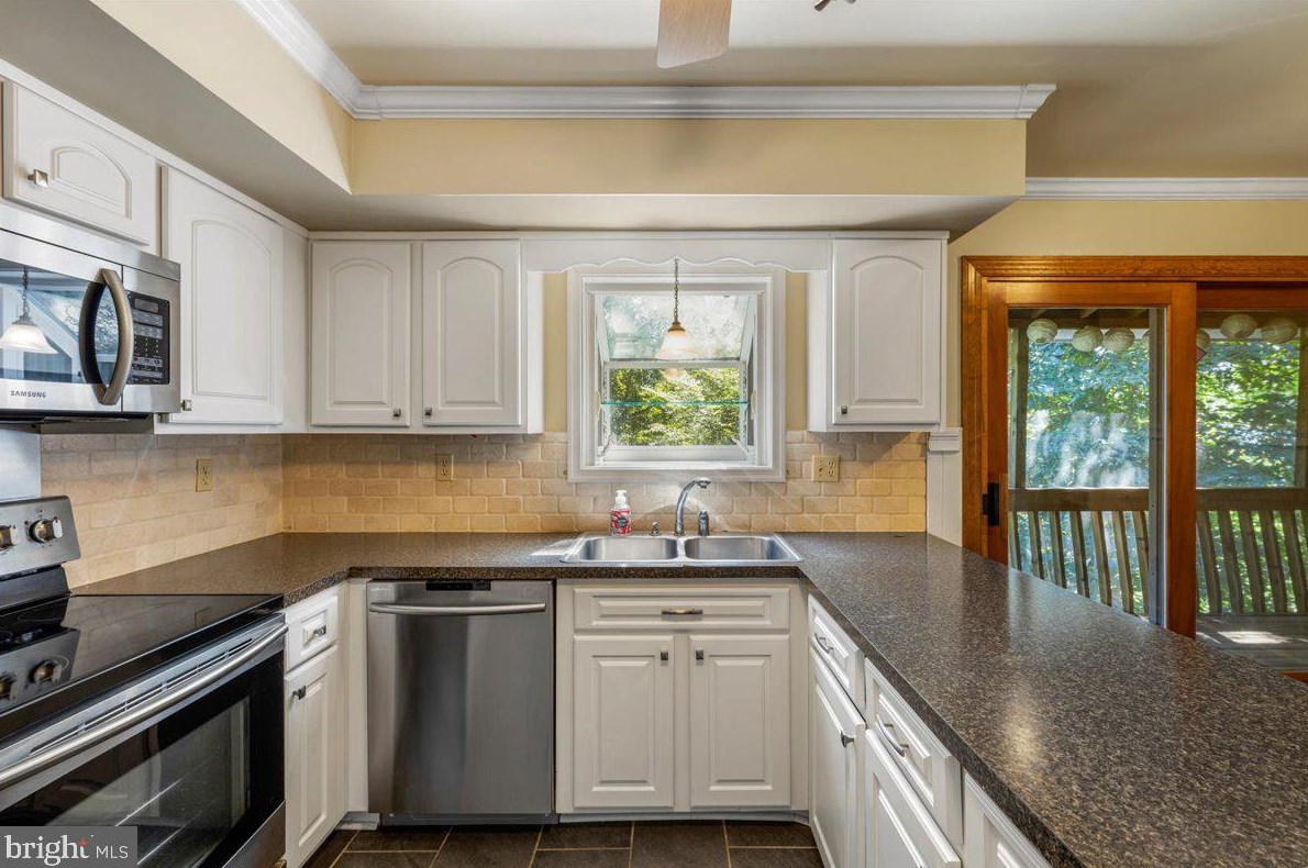 9805 Empire Ct, Dunkirk MD 20754-9715 exterior