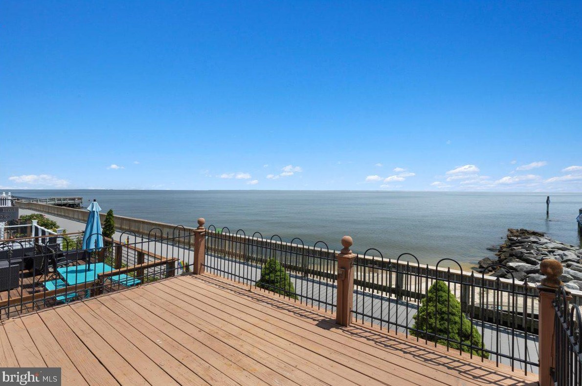 9123 Atlantic Ave, Holland Point MD 20714-4049 exterior