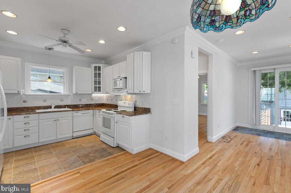 9123 Atlantic Ave, Holland Point MD 20714-4049 exterior