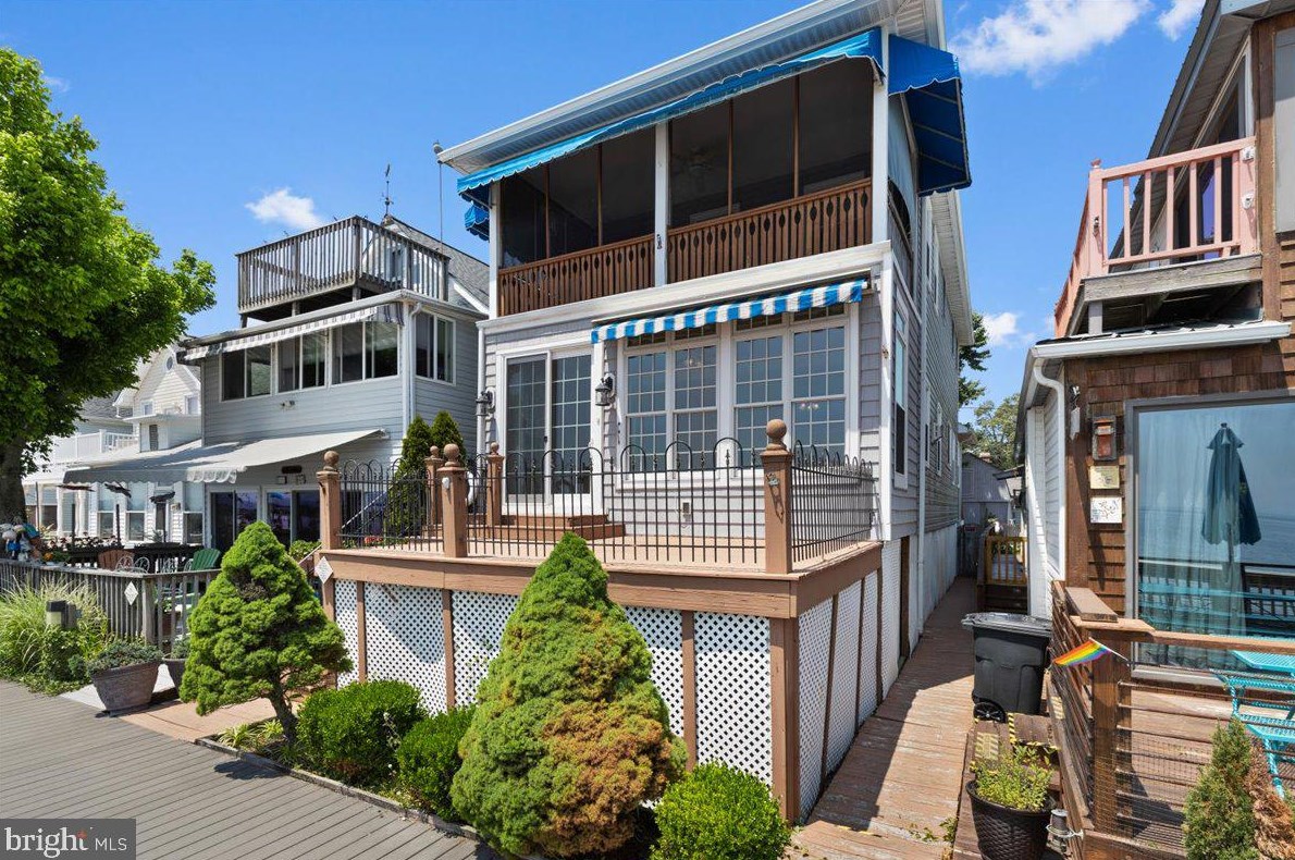 9123 Atlantic Ave, Holland Point MD 20714-4049 exterior