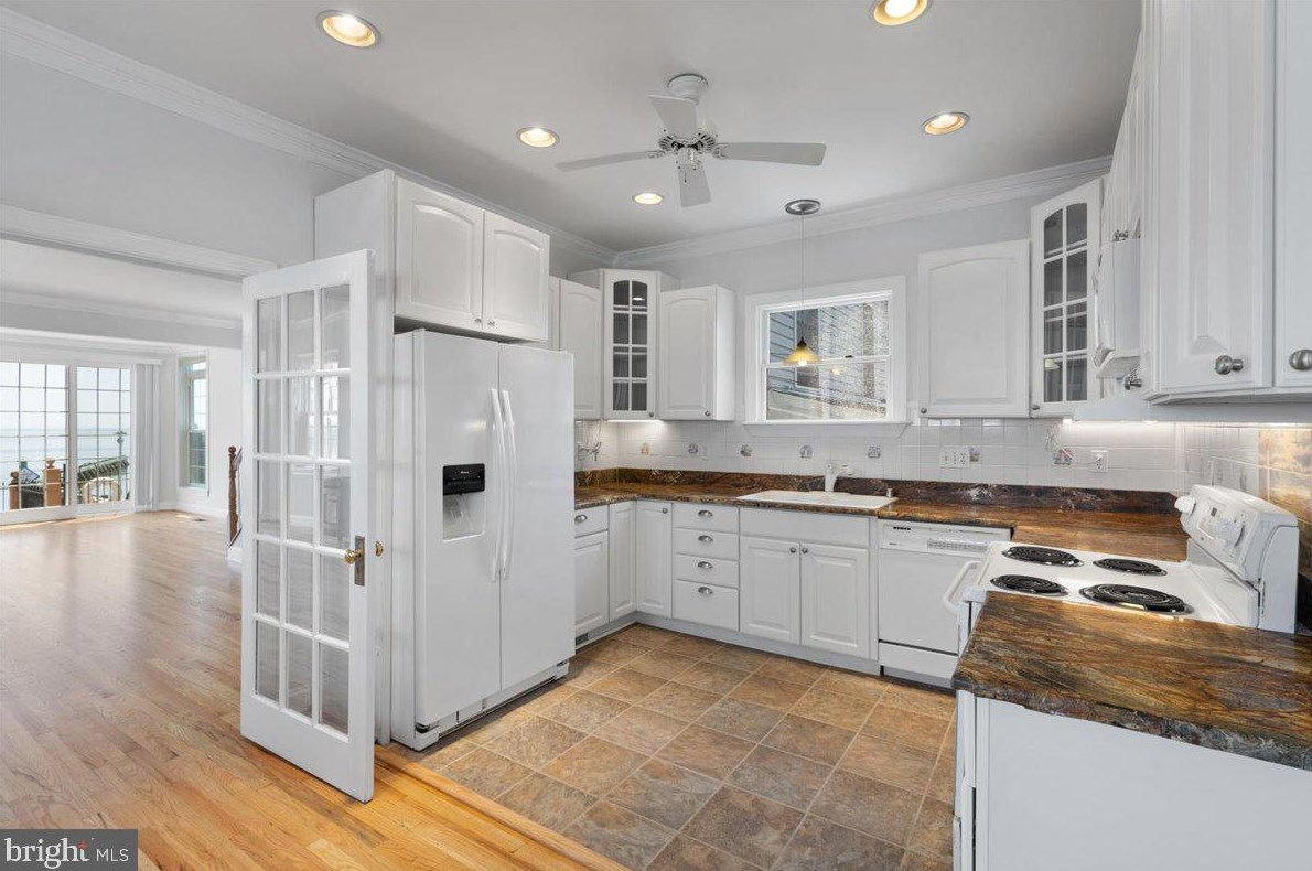 9123 Atlantic Ave, Holland Point MD 20714-4049 exterior