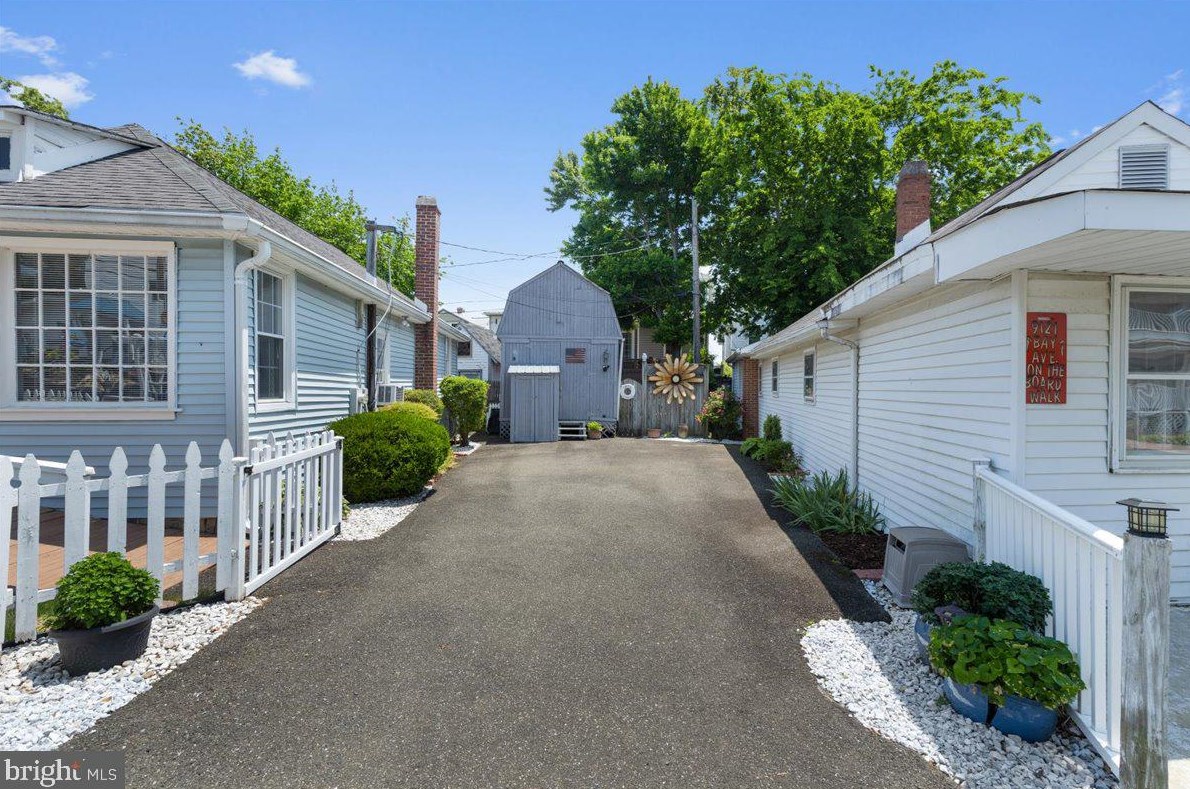 9123 Atlantic Ave, Holland Point MD 20714-4049 exterior