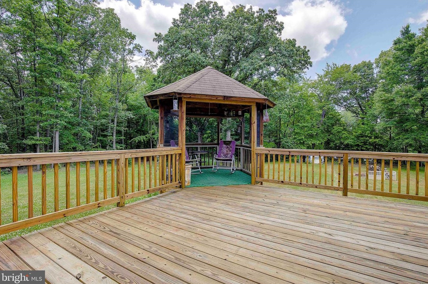 111 Amber Ln, Huntingtown MD  20639-9626 exterior