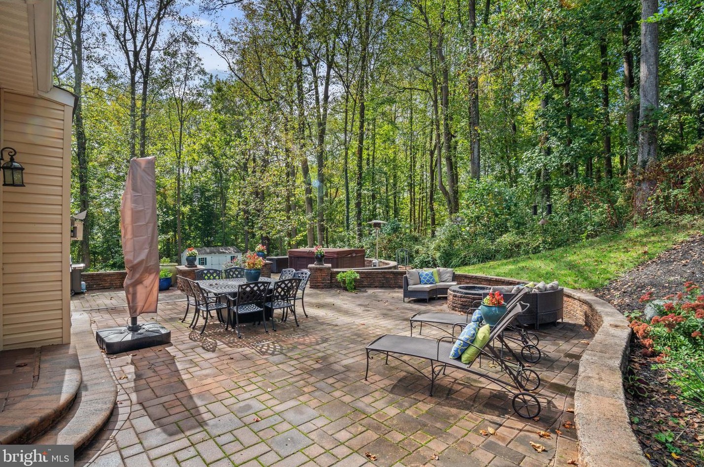 2815 Dunleigh Dr, Dunkirk MD  20754-2304 exterior