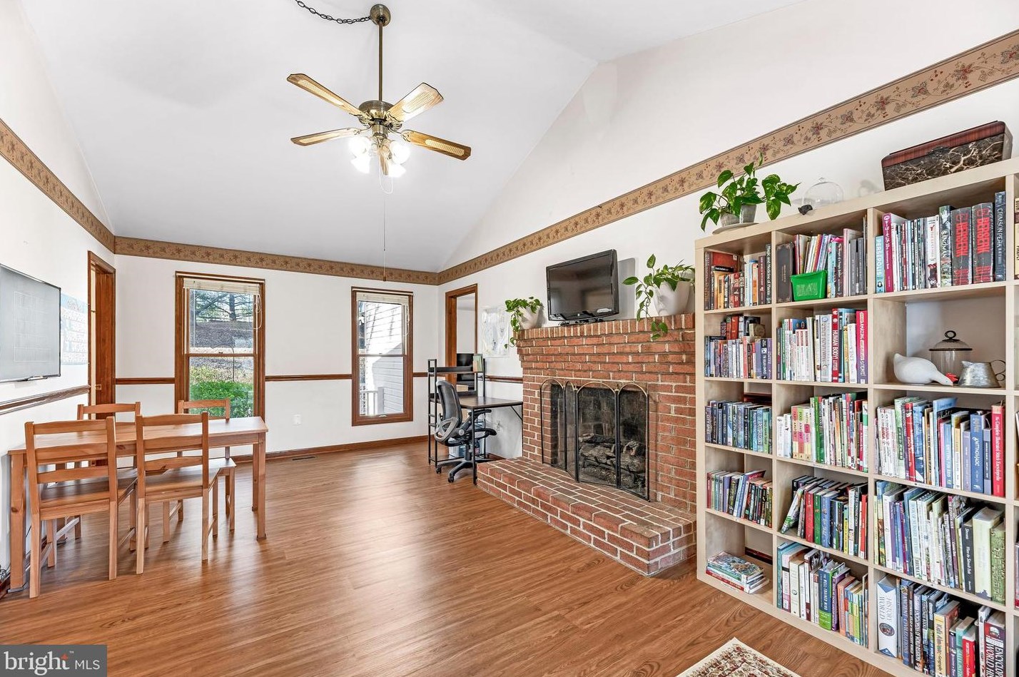 3591 Hunting Creek Rd, Huntingtown MD  20639-9509 exterior