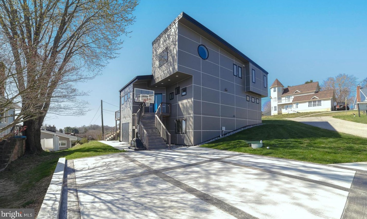 5101 Bay Pkwy, Huntingtown MD  20639-9337 exterior