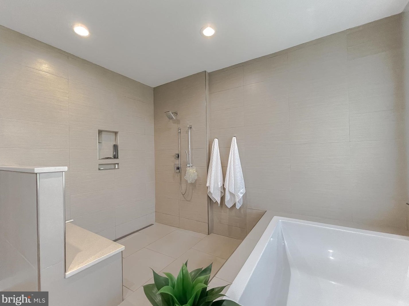 5101 Bay Pkwy, Huntingtown MD  20639-9337 exterior