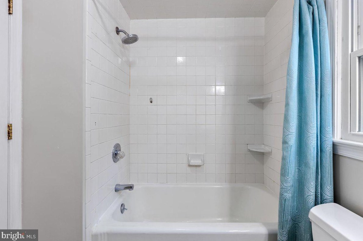 1100 Plum Point Rd, Huntingtown MD  20639-9247 exterior